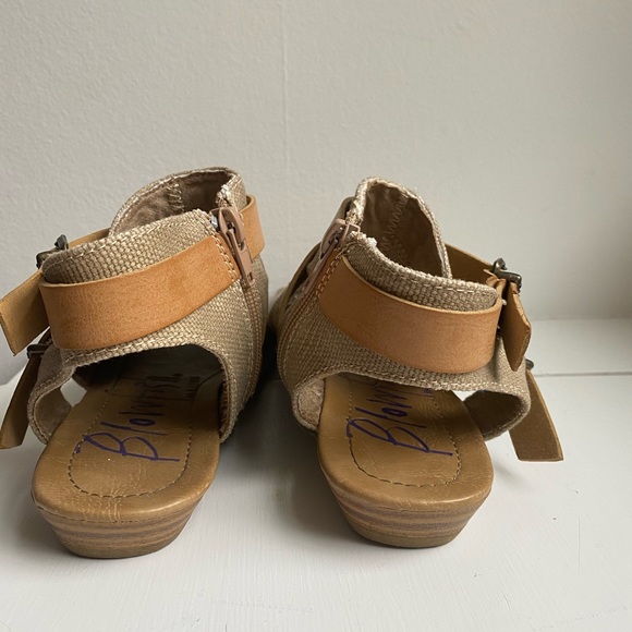 blowfish tan sandals size 6 - Picture 3 of 4